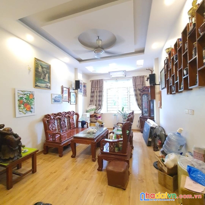 Chùa bộc, diện tích tổng 102m, 7 tầng, vỉa hè đá bóng, 30.5 tỷ