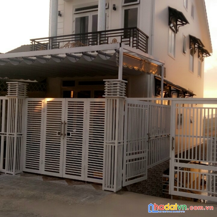 Cần bán khách sạn đang kinh doanh trên đường ngô quyền, phường 6, tp. đà lạt giá 17 tỷ