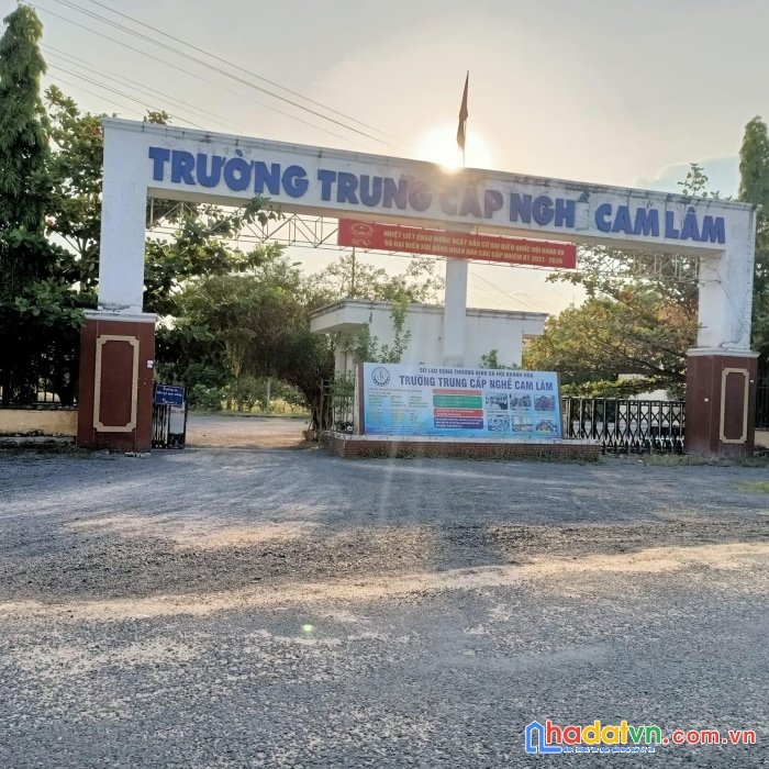 Lô góc tái định cư trung cấp nghề cam lâm khánh hòa full thổ cư chỉ hơn 10tr/m2