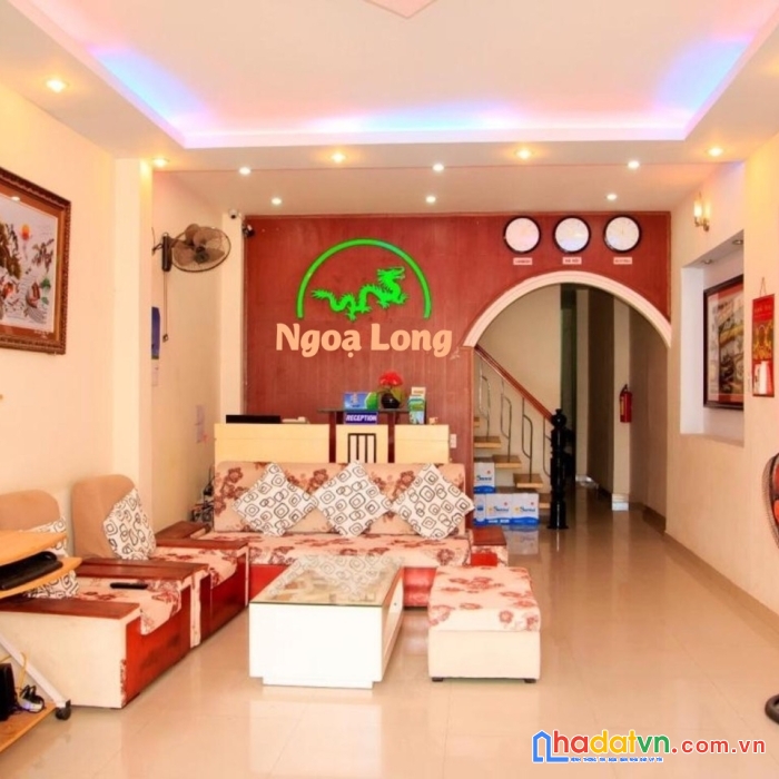 Khách sạn mini 4 tầng đường biệt thự 13 tỷ.