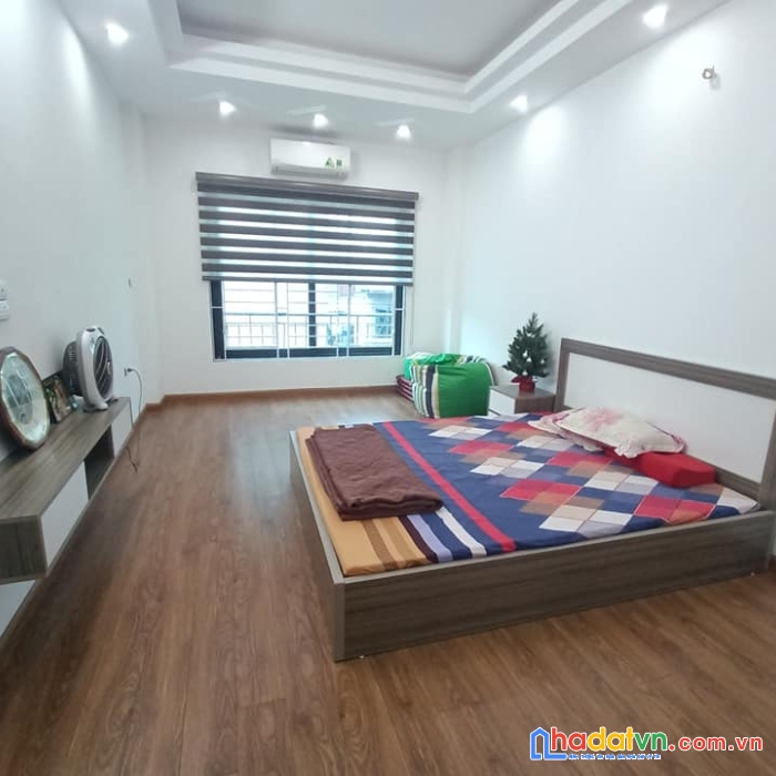 Bán nhà việt hưng long biên ngõ to sạch đẹp gần phố 48mx4t-3.8 tỷ 0973070745