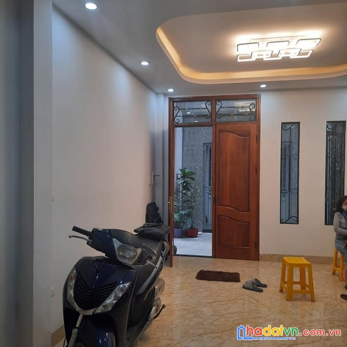 Bán gấp nhà ngõ 264 ngọc thụy, long biên 38m, 5 tầng, 3,8 tỷ.