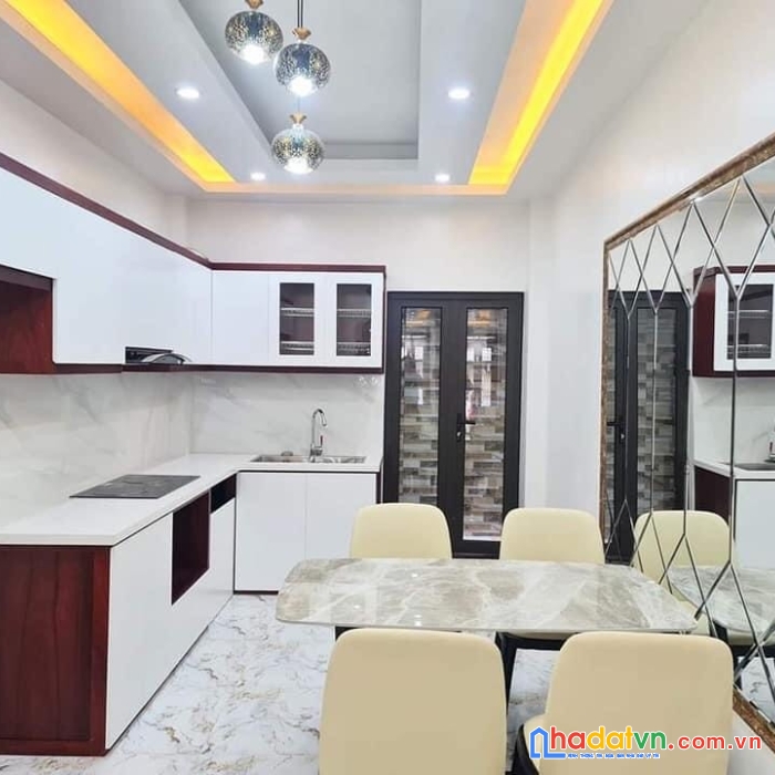 Cực hiếm, nhà phố lò đúc, ở sướng, 50m 5 tầng giá 5.96 tỷ