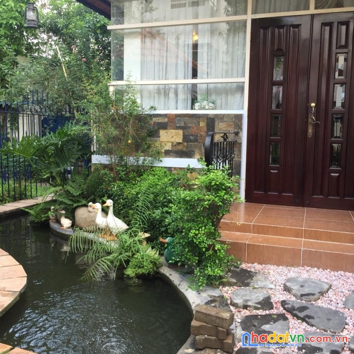 Biêt thự phú mỹ hưng,quận7, dt 380m2, đường lớn giá 35tr/tháng. lh 0901316009