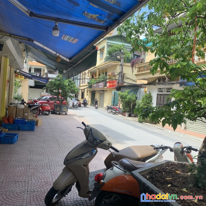 Bán đất tặng nhà mặt phố nguyễn sơn, dt 85m2, 3 tầng, mt 8 m, giá hơn 9 tỷ.