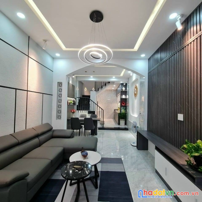 Bán nhà đường lê văn sỹ gần trường học q3, 43.2m2, giá 5.4 tỷ tl