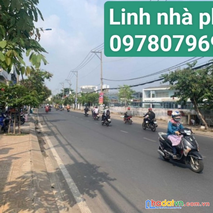 Mt kha vạn cân 9m nở hậu10.9m. ngân hàng scb thuê 140tr/ tháng