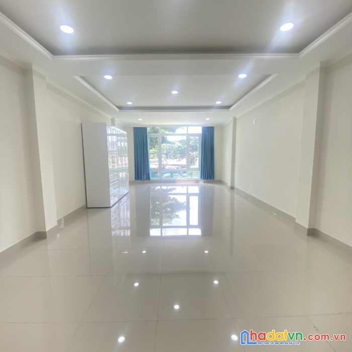 Mặt tiền quốc lộ 13 bình thạnh gần 130m2 giá 24.5 tỷ