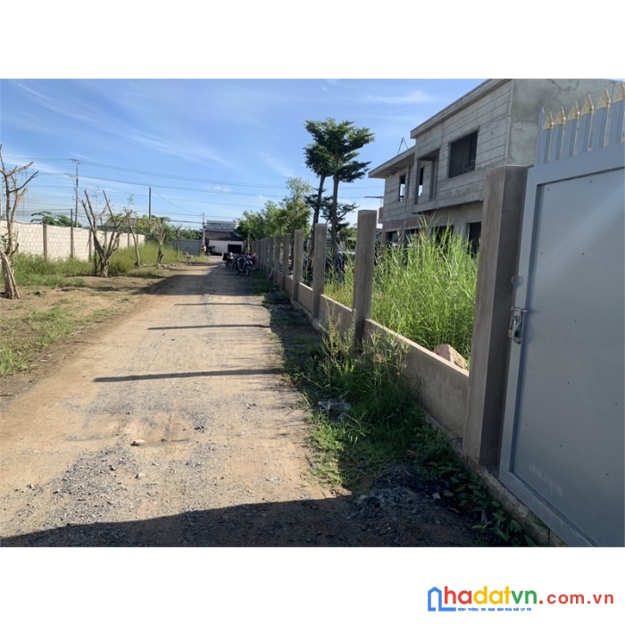 Cần bán miếng đất lộc sổ hồng riêng long cang long an