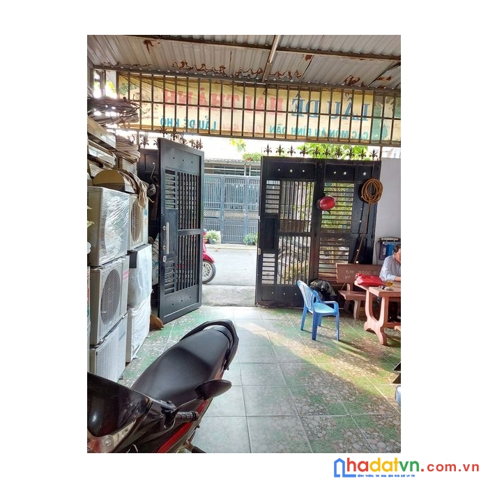 Nhà mặt phố kinh doanh buôn bán- ở- 4 tầng- 5tỷ3.