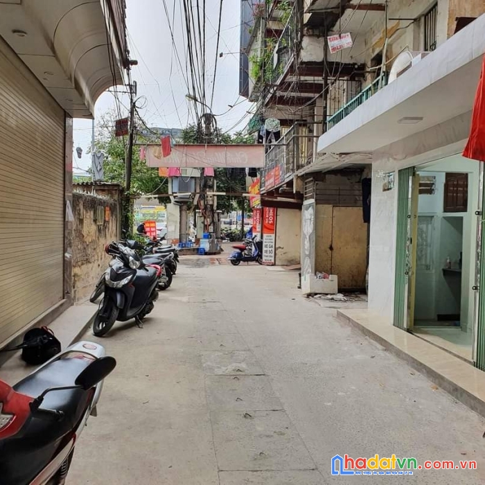 Nhỉnh 2 tỷ kinh doanh đỉnh - ôtô đỗ cửa - 20m ra mặt phố, ngay ngã tư giải phóng