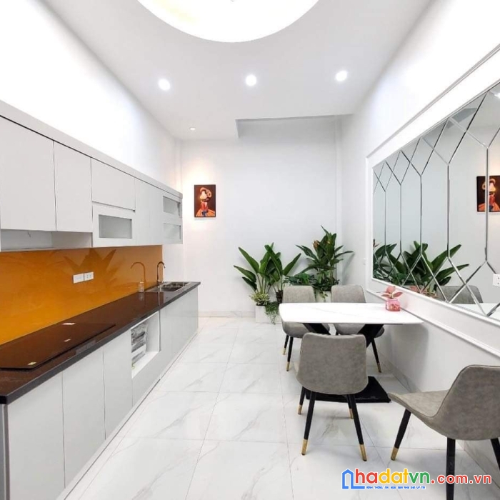 Khu phân lô cán bộ - tầng 2 phòng rộng rãi - nhà mới đẹp