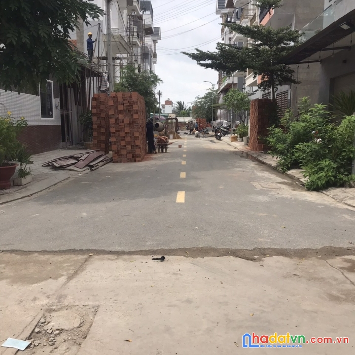 Nhà hẻm 8m nguyễn văn quá, quận 12, 5x12, giá 4 tỷ 750 tl.