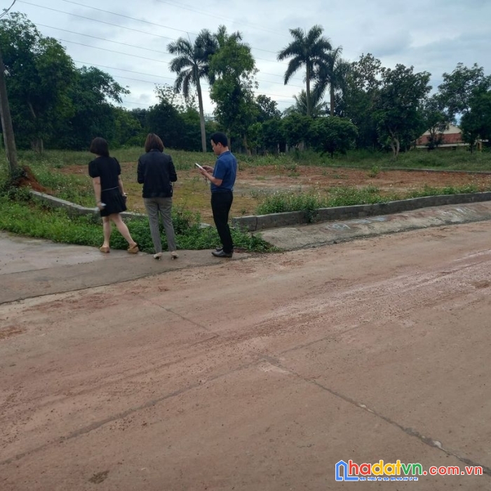 Bán đất hòa sơn lô góc làm xưởng - phân lô đều được - đường trước nhà 16m giá 4.x tr