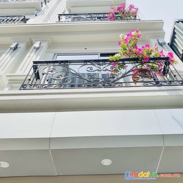 Đẹp, hiếm, ô tô đỗ cửa ! gia quất, thượng thanh, long biên, 32m, 5  tầng, 3,35 tỷ