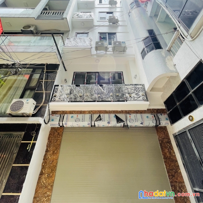 Nhà bán vương thùa vũ mới 100%, phân lô, ở sướng, ô tô đỗ cửa.