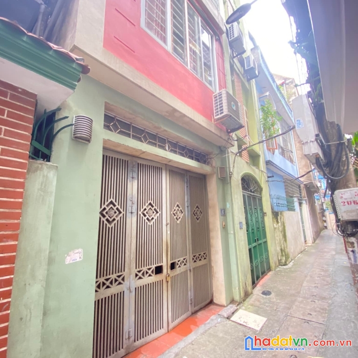 Diện tích rộng – 9 phòng vừa ở vừa cho thuê – ngõ rộng sh quay đầu thoải mái.