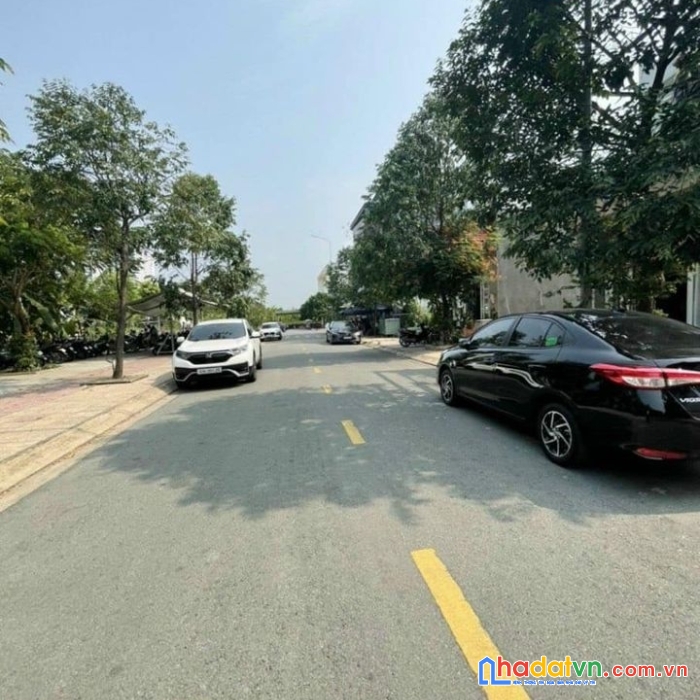 Bán lô đất ngay song ngữ lạc hồng 81m2 shr full thổ cư bửu long chỉ 3,2 tỷ