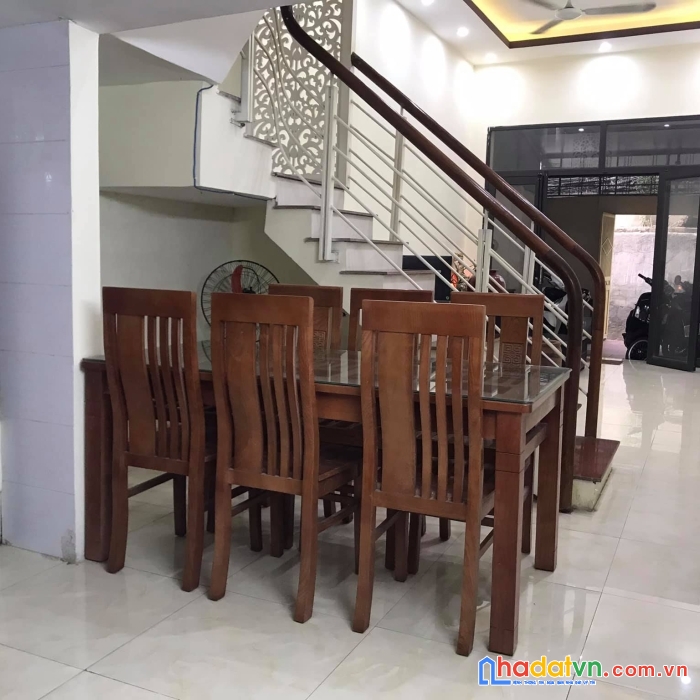 Nhà khu tô hiệu hà đông, ngõ thông, gần ô tô tránh vỉa hè. 61m, giá 4,9 tỷ.