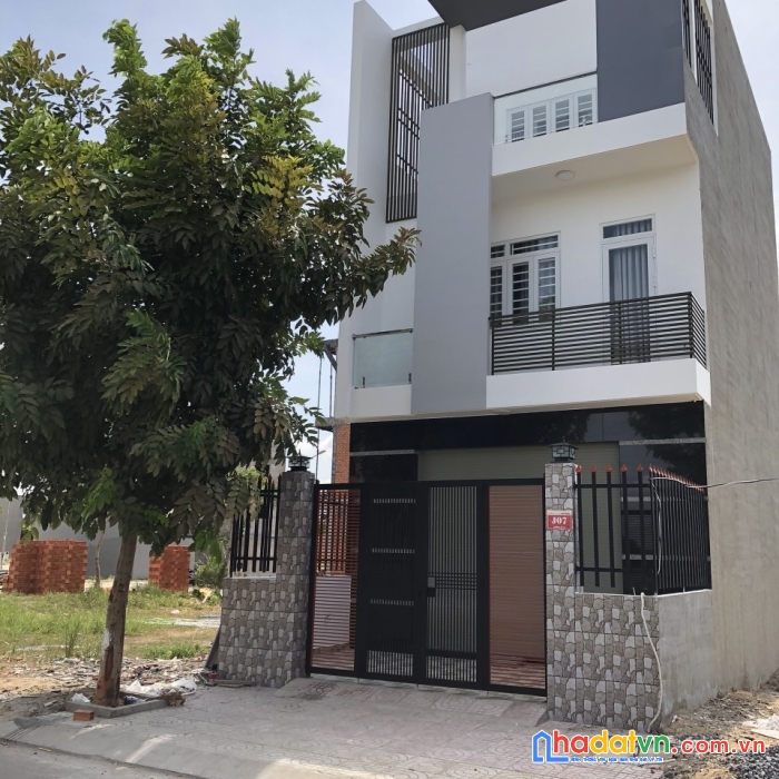 Duy nhất còn 01 căn nhà phố đang xây gần hoàn thiện, nhận nhà trong tháng 09/2022.