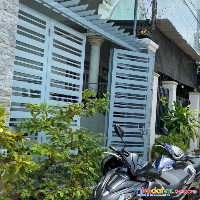 Bán nhà thái 1 lầu 1 trệt cách bùi trọng nghĩa - trảng dài 40m, giá 2 tỷ