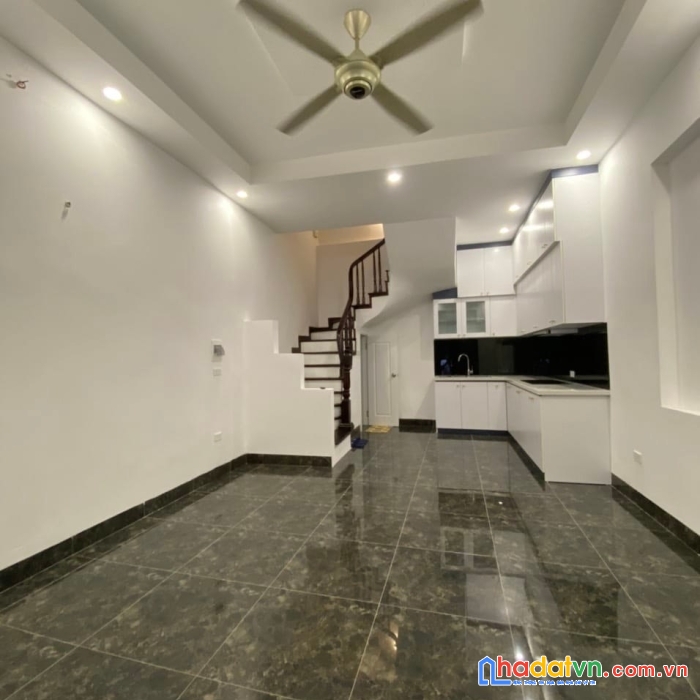 Chính chủ bán nhà bạch  mai, hai bà trưng, 18m2, 2 thoáng, nhỉnh 1 tỷ.