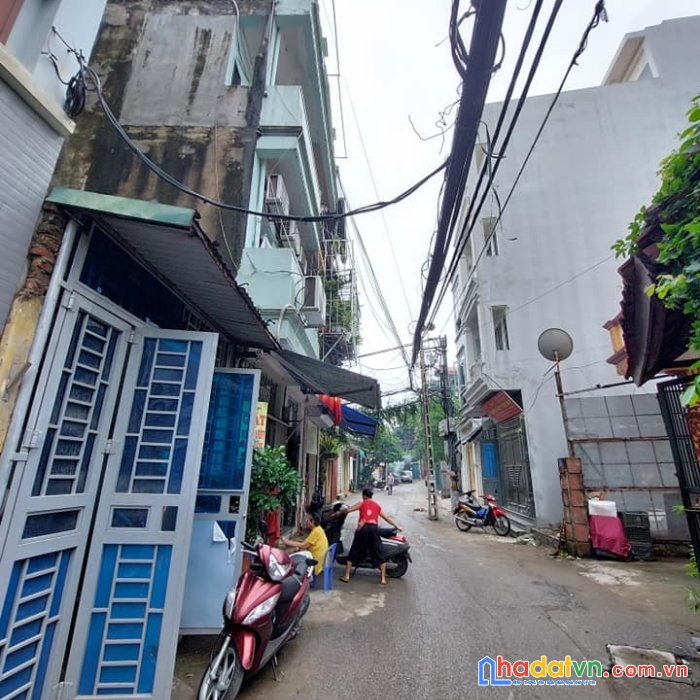 Bán đất tặng nhà cấp 4 - ngõ thông ôtô tránh  - kinh doanh - vài bước ra hồ linh đàm  - tương lai
