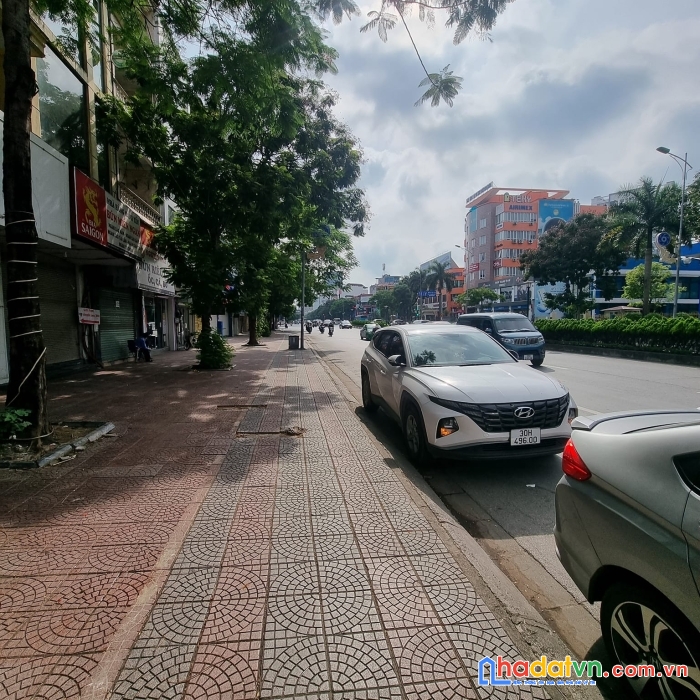 Mặt phố kinh doanh đỉnh, ngô gia tự, long biên  45m 4t giá 8.3 tỷ.