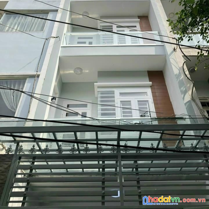 Hẻm xe hơi 131 tô hiến thành. dt 3.2x17m. 50m2. 8.3 tỷ