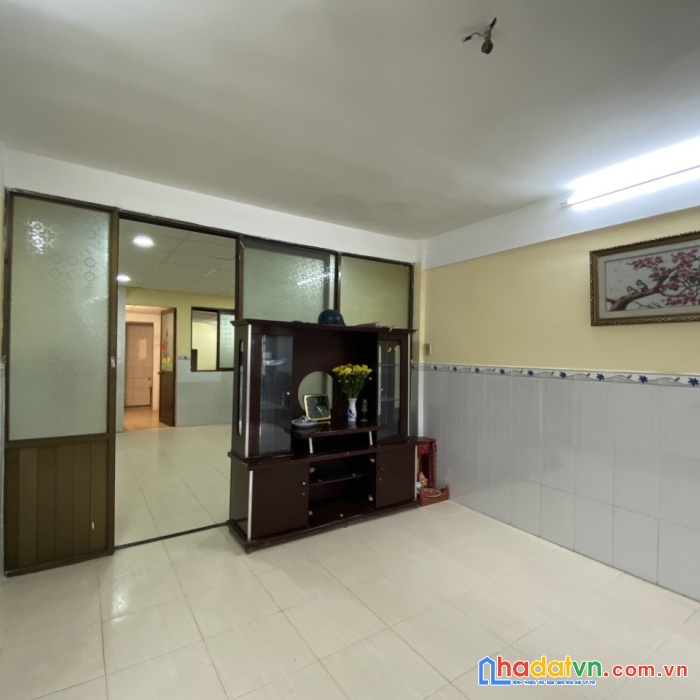 Chính chủ  bán hoặc cho thuê nhà nguyên căn chung cư phạm thế hiển, lầu 2 dt 40m2