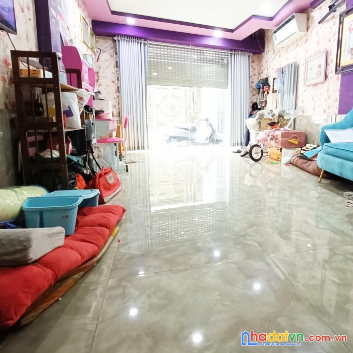 Bán gấp mặt tiền tân bình - 45m2 - 4 tầng - dòng tiền 16 triệu - giá rẻ