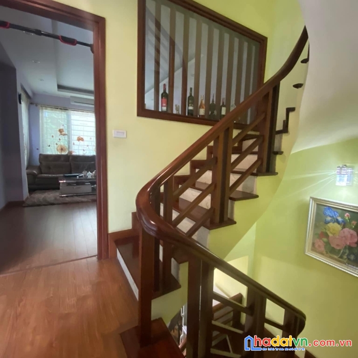 Bán nhà lô góc nguyễn sơn_50m2_4 tầng_7 tỷ