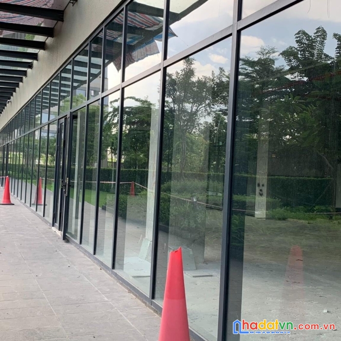 Cho thuê 2000m2 - tầng trệt khối đế chung cư cao cấp 10 block- quận 10