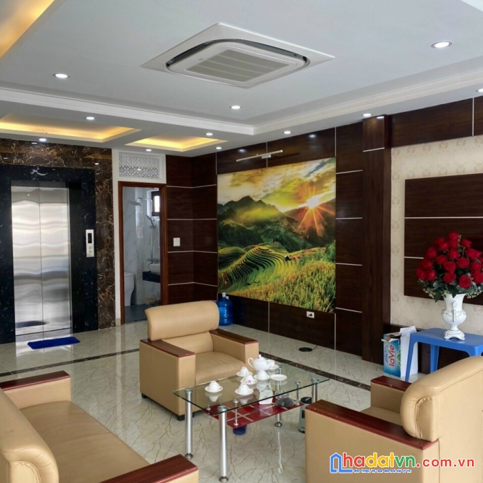 Bán gấp nhà phố mỹ đình 45m*5t* mt 4,5m, kinh doanh, giá 4.9 tỷ.