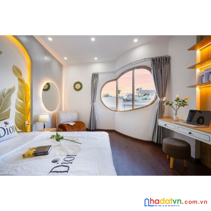 Hàng đầu tư. căn góc trần nhân tông, dòng tiền khủng, dtsd 550m2, gía 13 tỷ