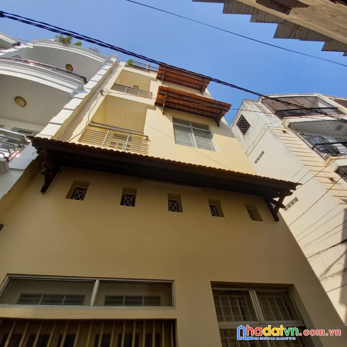 Nhà hxh ngay ngã tư phú nhuận, hơn 30m2, 5 tầng, chỉ 7.5 tỷ tl