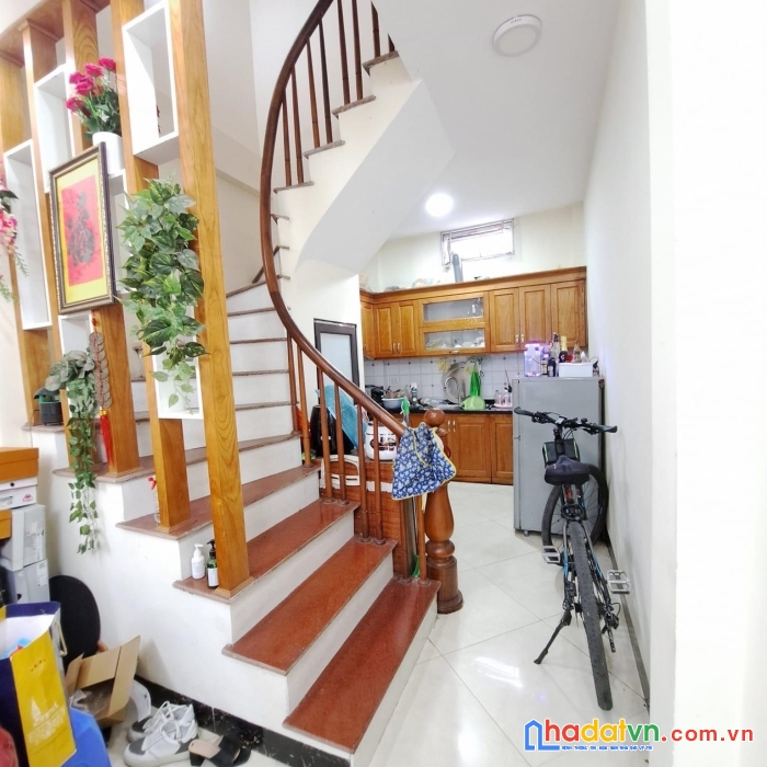 Bán nhà ngõ 197 phúc lợi, 33m2, 2.8 tỷ