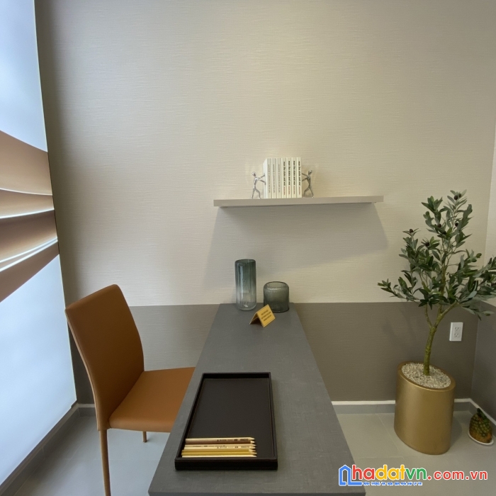 Chuyên bán ch 1pn dt lớn mt eastmark city. 0902946978