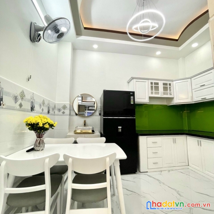 Nhà đẹp, bàu cát đôi, 4 x 10m, 2 lầu, 5.3 tỷ, 2 lầu 4pn, tân bình