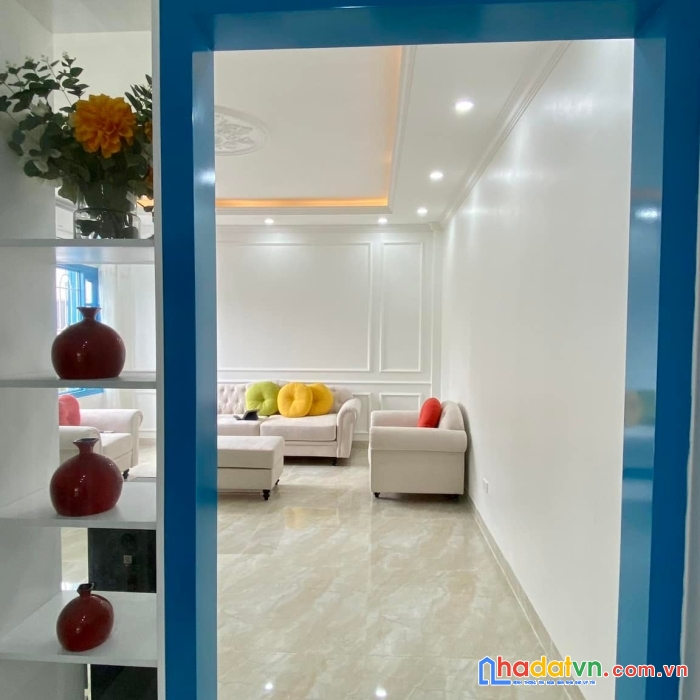 Bán nhà hoàng cầu, ô tô tránh, phân lô bàn cờ, 74m2 x 4 tầng, mặt tiền 6.6m, 23 tỷ