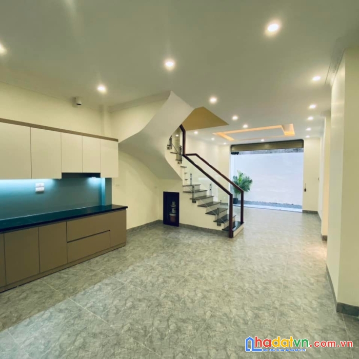 Bán nhà trần quốc vượng nhỉnh 5t 35m 6t thang máy lô góc gần phố