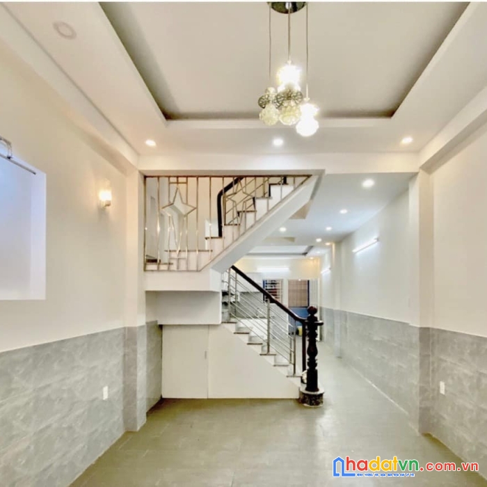Gấp bán lắm rồi nhà trung tâm phố tây bùi viện quận 1 2l 4x15m