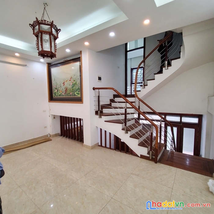 Nhà đẹp như khách sạn ngõ chùa liên phái 52m2x4, nhỉnh 4 tỷ.