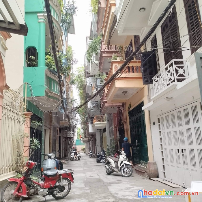 Đống đa – nhà đẹp phân lô – ô tô 7 chỗ vào nhà – 2 mặt thoáng – dân trí cao