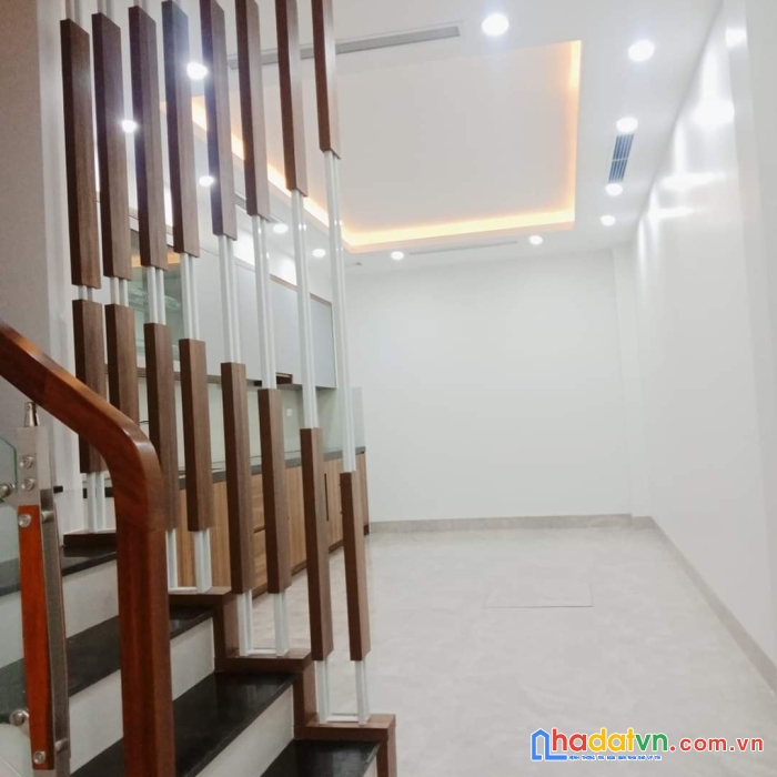 Nhà đẹp ngọc lâm căn góc thông 40mx4t chỉ 3.9tỷ 0868246333