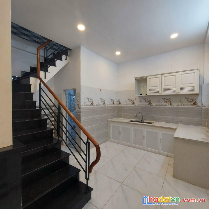 Nhà hẻm 442 lê quang định p11 bình thạnh 6x10 chỉ nhĩnh 4 tỷ