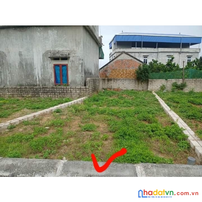 Cần bán mảnh đất tại tân xã full thổ cư khu công nghệ cao hoà lạc giá chỉ 900tr đường ô tô vào tận