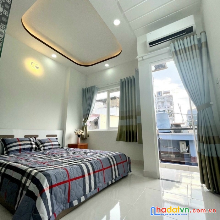 Nhà đẹp đoàn thị điểm, 4 x 10m, 2 lầu, 5.8 tỷ, 2 lầu, phú nhuận