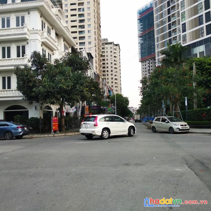 Nhà lô góc, kđt văn khê, kinh doanh sầm uất, 111m x 4t giá 17 tỷ - 0902083139