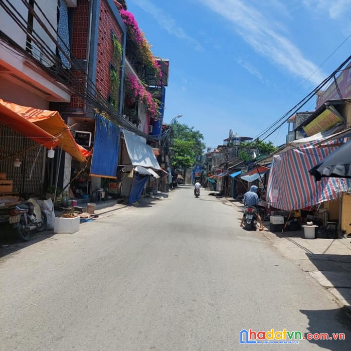 Bán nhà hoàng hoa thám, hđ 40m2, 3 tầng, giá 10 tỷ. mặt phố ẩm thực, trung tâm quận - kinh doanh